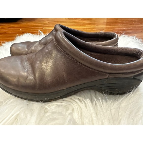 Merrell slip on leather slides - Picture 2 of 5